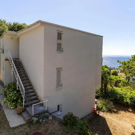 2 Bedroom Awesome In * Ičići